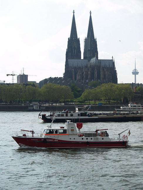 Uebungsfahrt Loeschboot und Ursula P49.JPG